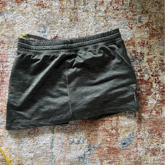 Title nine skirt - Picture 2 of 4